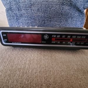 GE Digital Alarm Clock/Radio